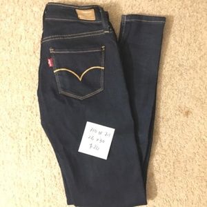 26’ Levi’s jeans (Tried on, 710 or 711, dark blue, 26 x 30, $20)
